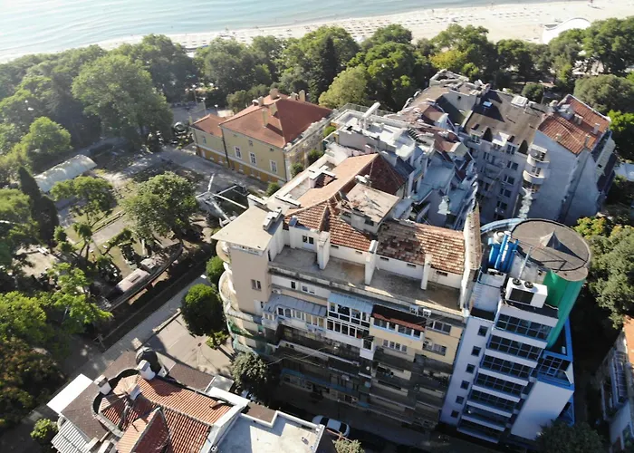 Luxury Seaside شقة *